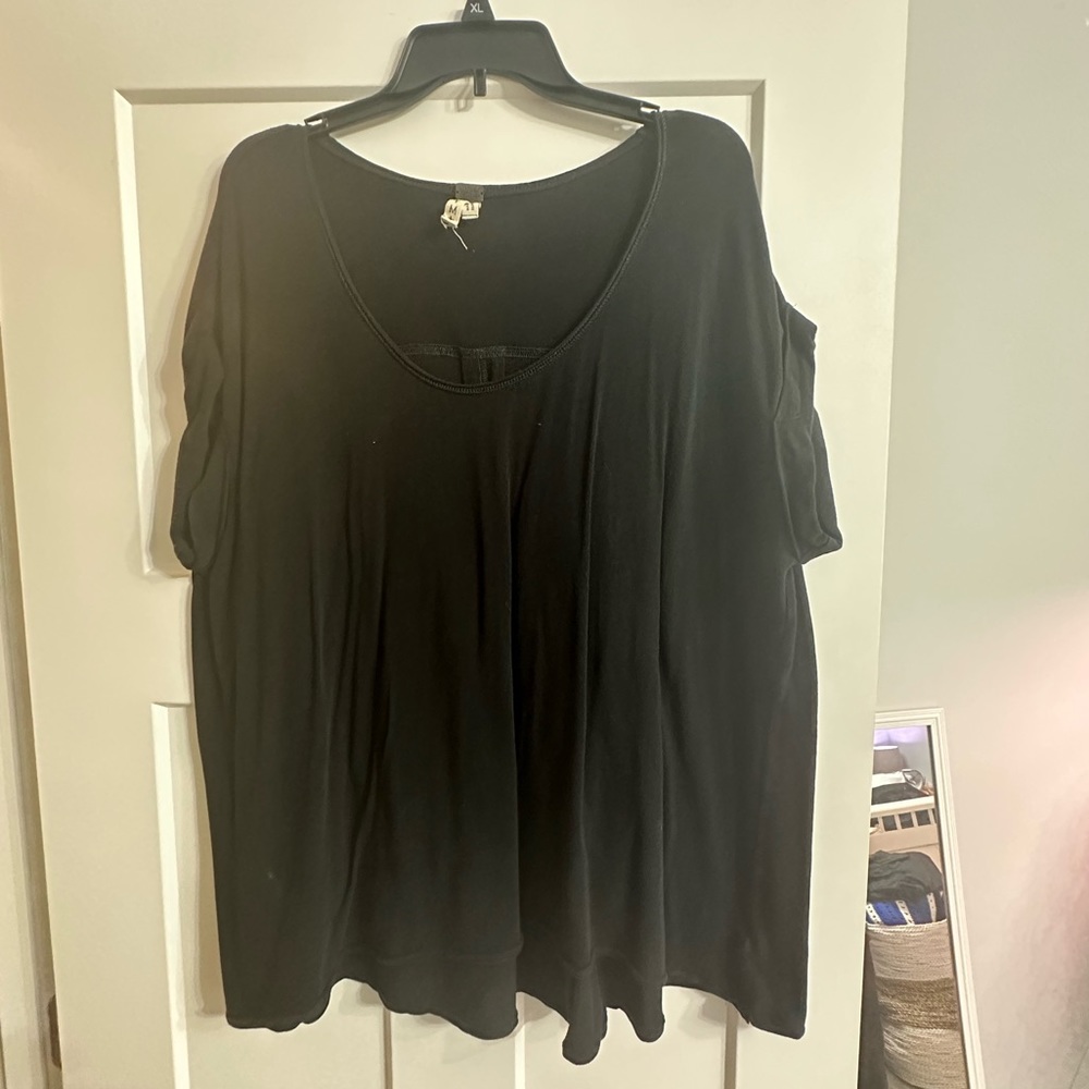 We the free (free people) black tunic size M